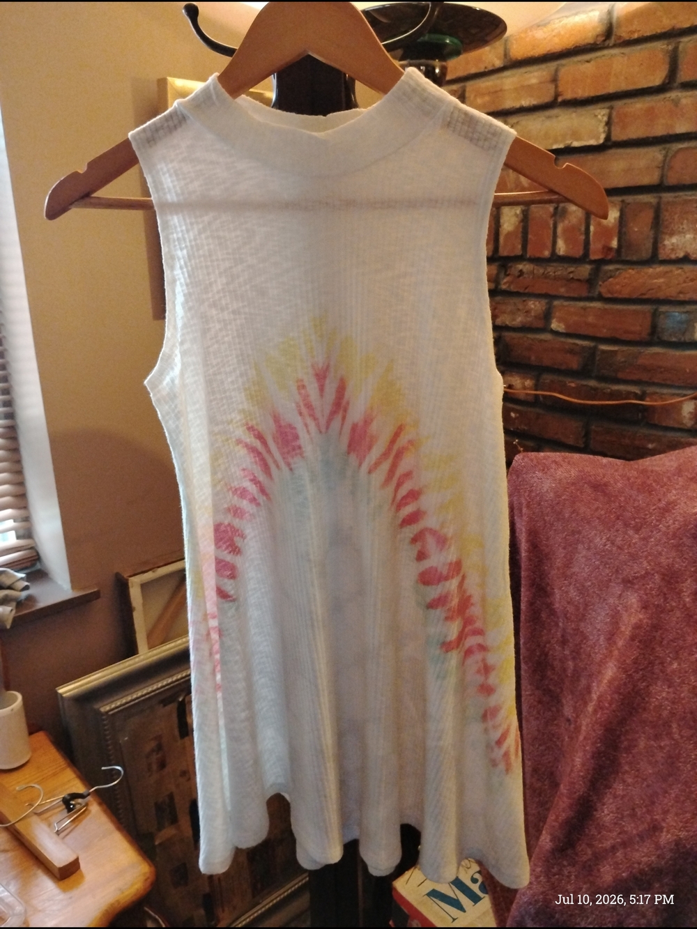 Phil Love Womans Sleeveless White Tie-Dye Swing Tank Top Size: No Tag